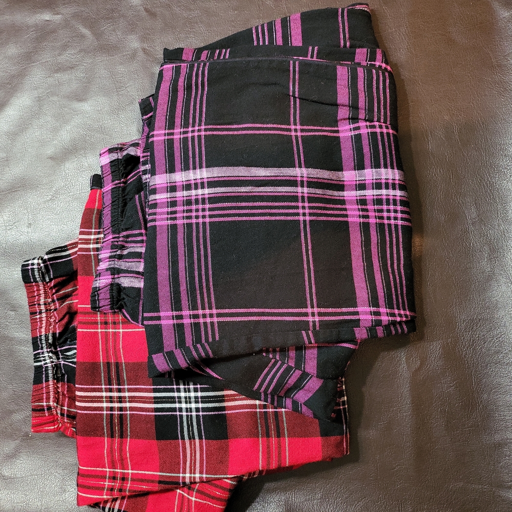 Two pair Victoria's Secret pajama bottoms sz L